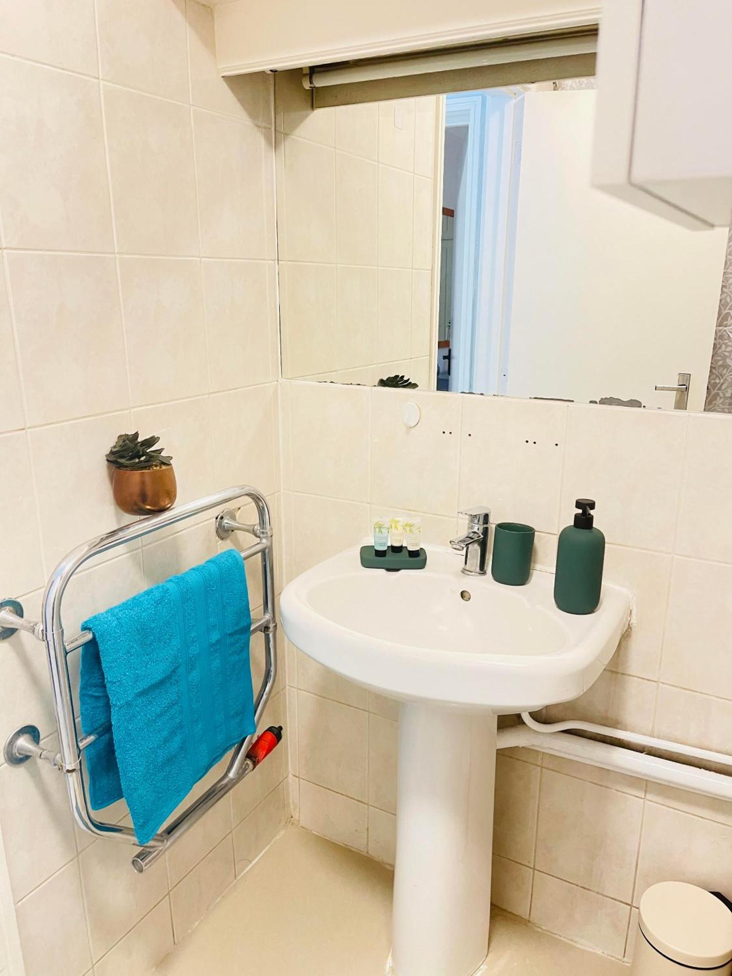 Cosy Private Two Bedroom Apartament In Kensinghton Can Fit Up To 8 Guests London Eksteriør billede