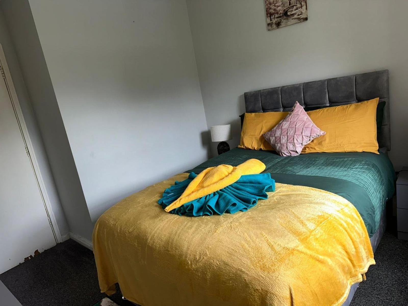 Cosy Private Two Bedroom Apartament In Kensinghton Can Fit Up To 8 Guests London Eksteriør billede